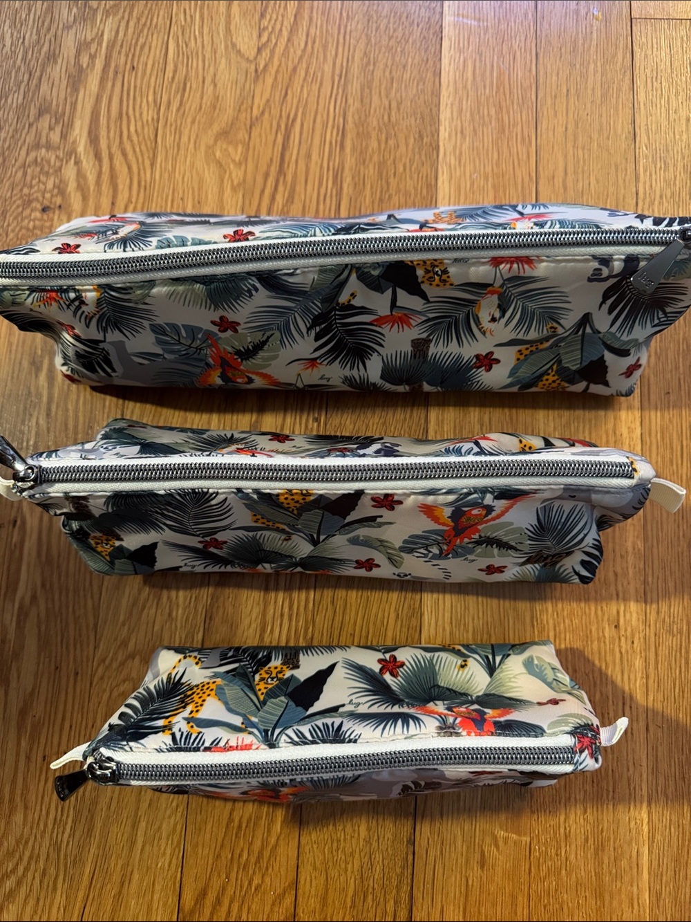 ๐ท Lug Schooner Set of 3 Wildlife Cream Zipper Pouches - Picture 3 of 9